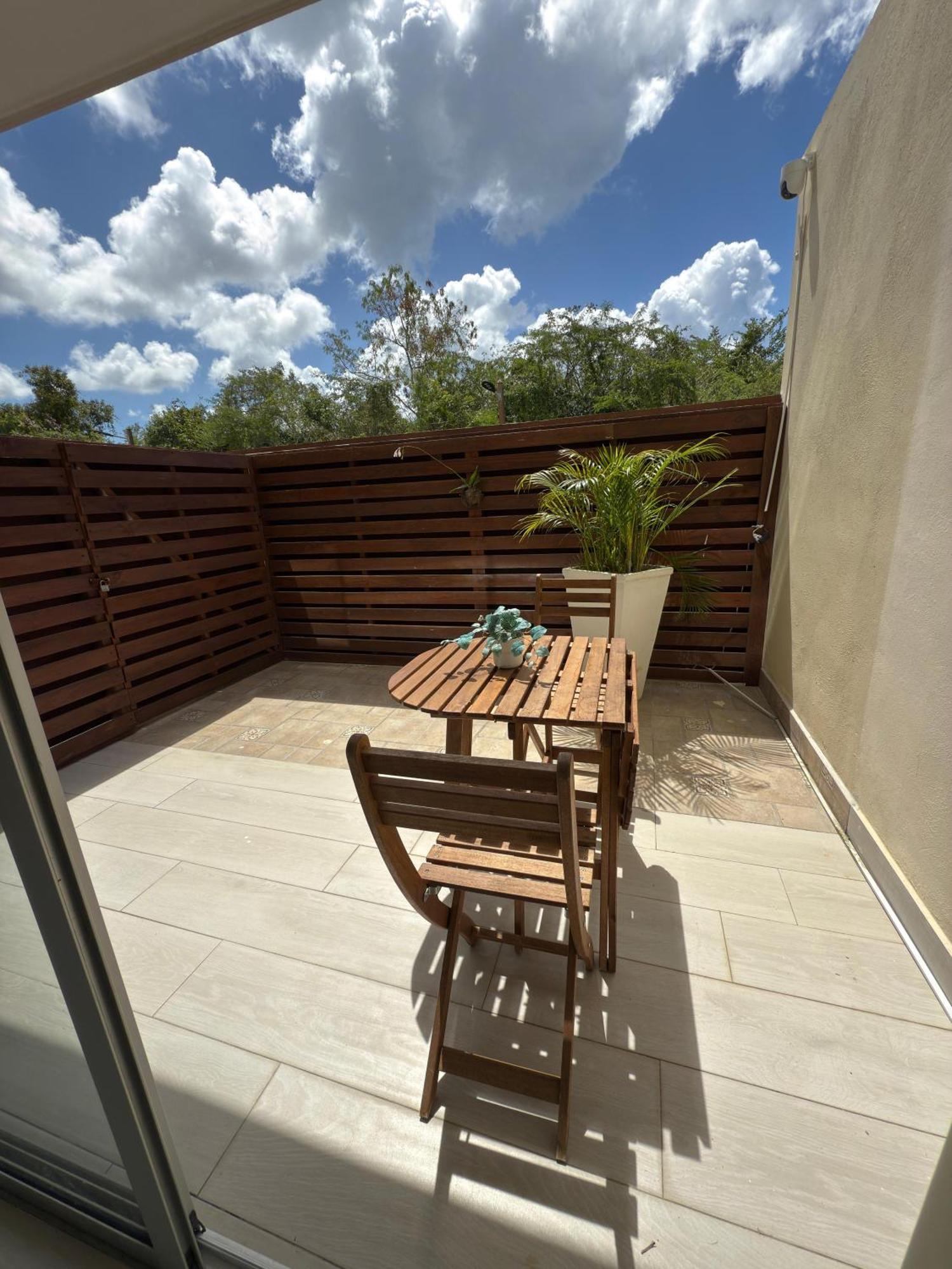 Blue Coast Apartment - Vibe Dominicus La Laguna Bagian luar foto